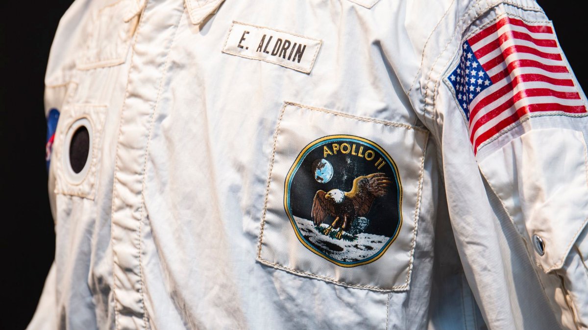 Buzz Aldrin Flight-to-Moon Jacket Sells at Auction for $2.8M – NBC 7 San Diego - Vimarsana News