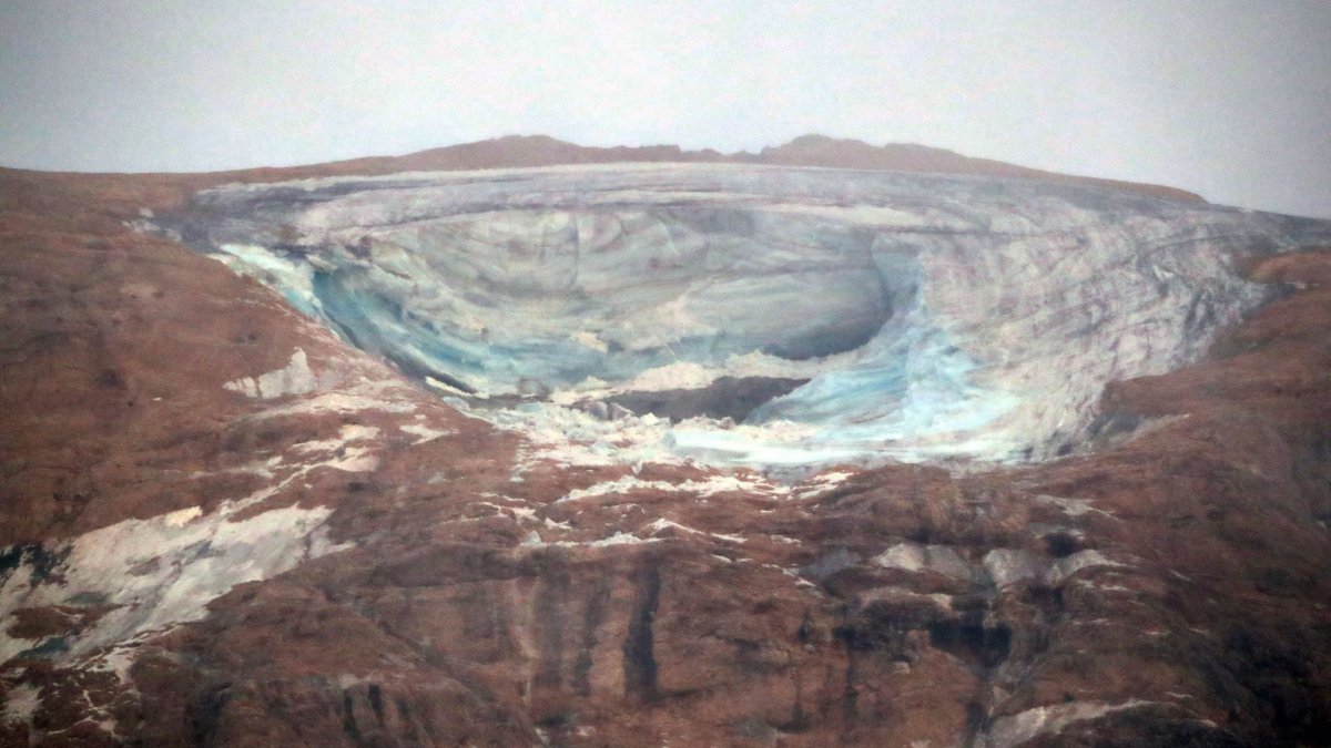 Alpine Glacier Chunk Detaches in Italy, Killing at Least 6 Hikers - Vimarsana News
