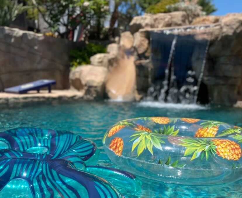 San Diego Residents Rent Out Backyard Pools to Strangers as Side Hustle - Vimarsana News