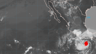 Hurricane Bonnie Forecast