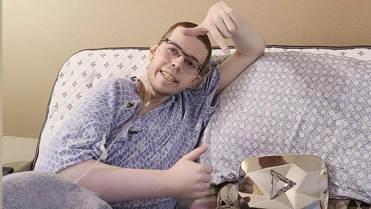Minecraft YouTuber Technoblade Dies at 23 – NBC 7 San Diego - Vimarsana News