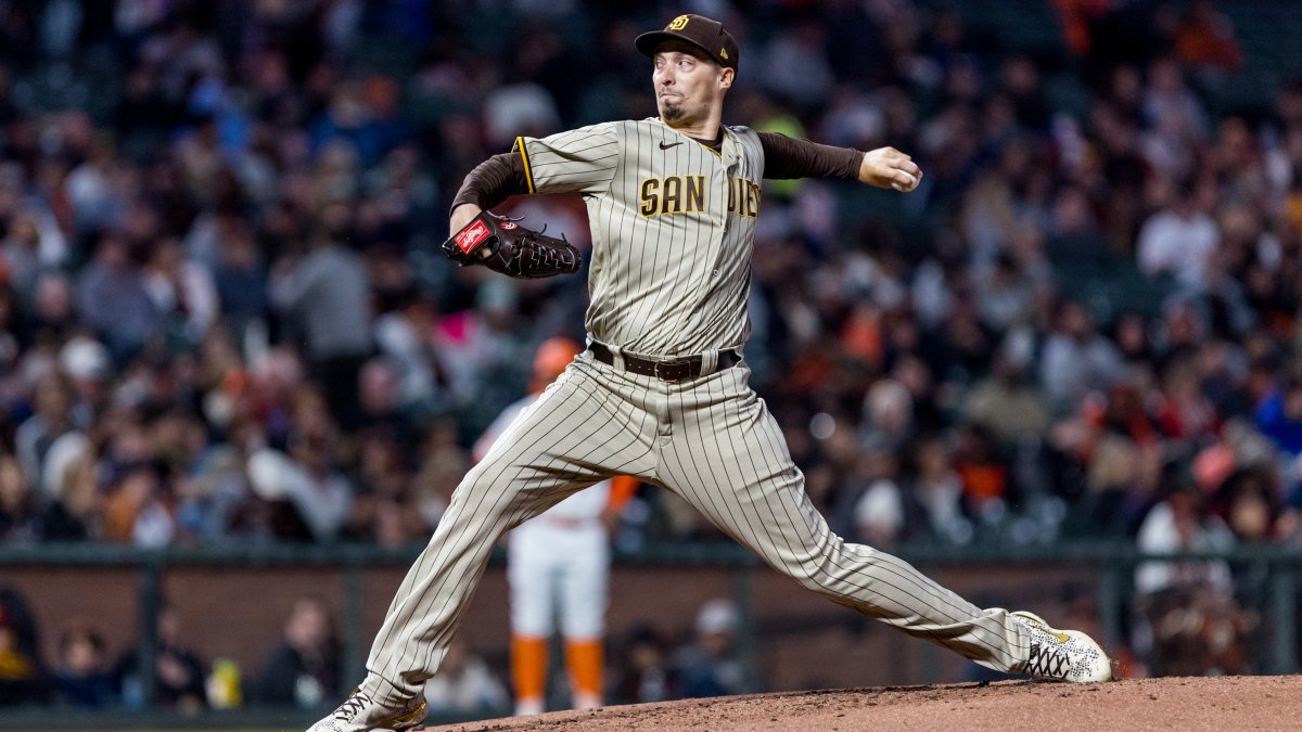 Blake Snell strikes out 11 Giants in first win of 2022