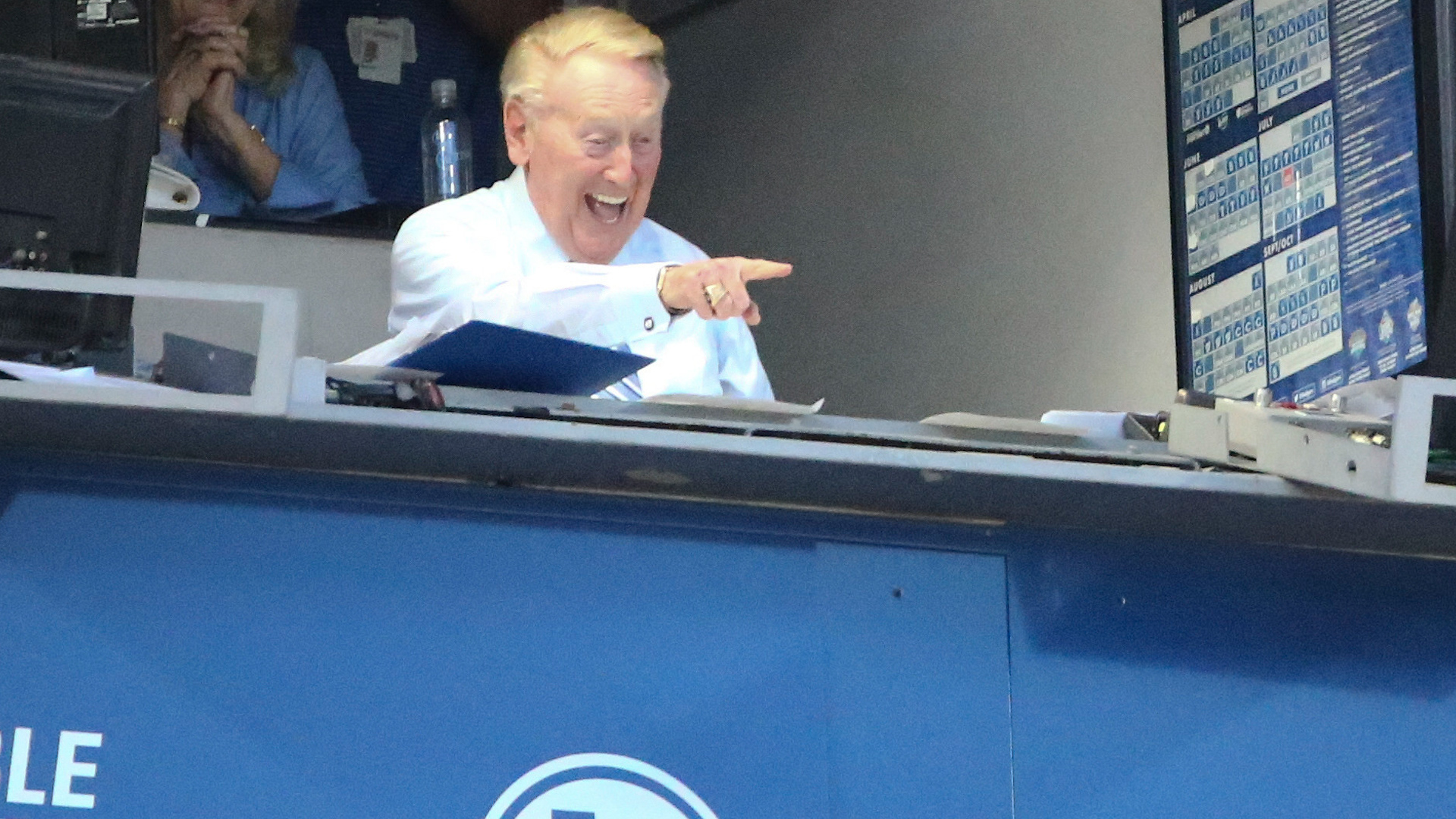 Hall of Fame broadcaster Vin Scully dies at age 94