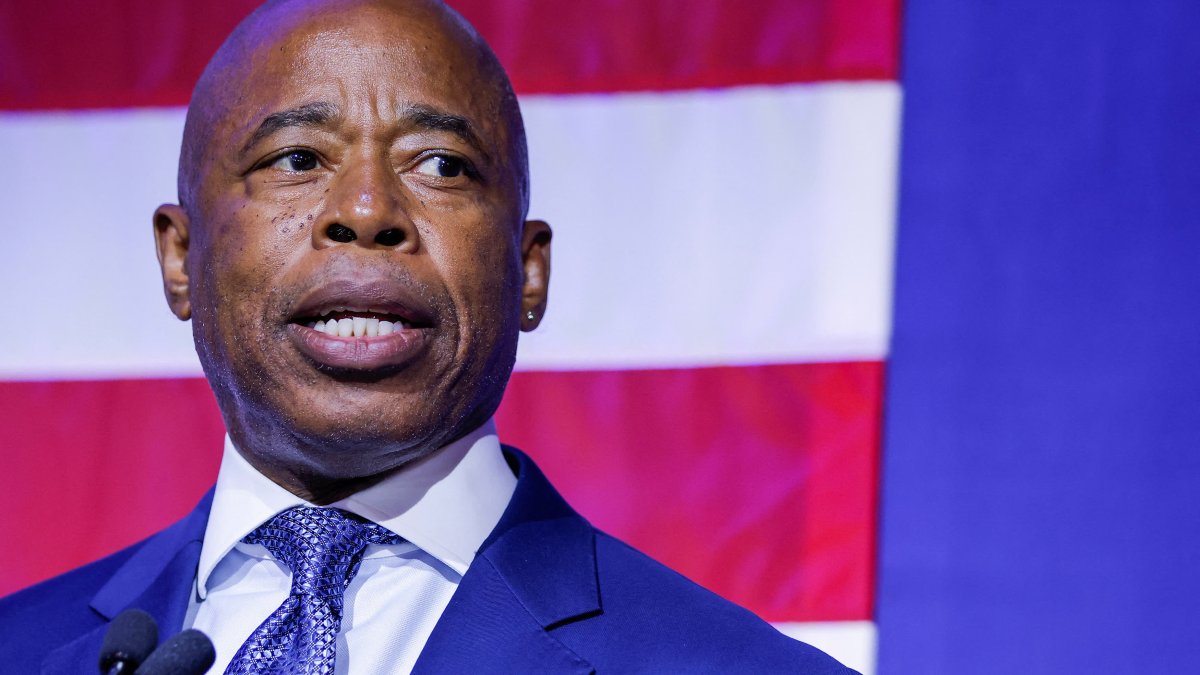 NYC Mayor Eric Adams Asks Tech Executives at Private Dinner to Keep Companies in the City - Vimarsana News