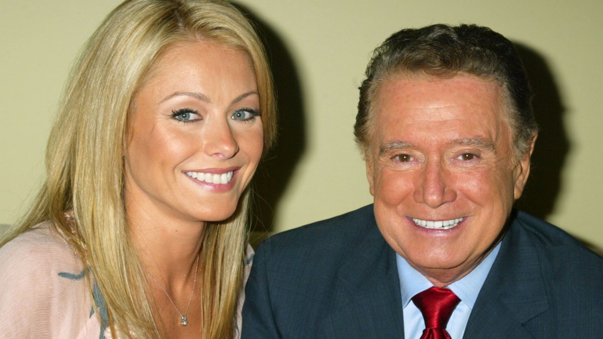 Kelly Ripa Reveals the Ominous' Warning She Got Before Joining Live! With Regis and Kelly'