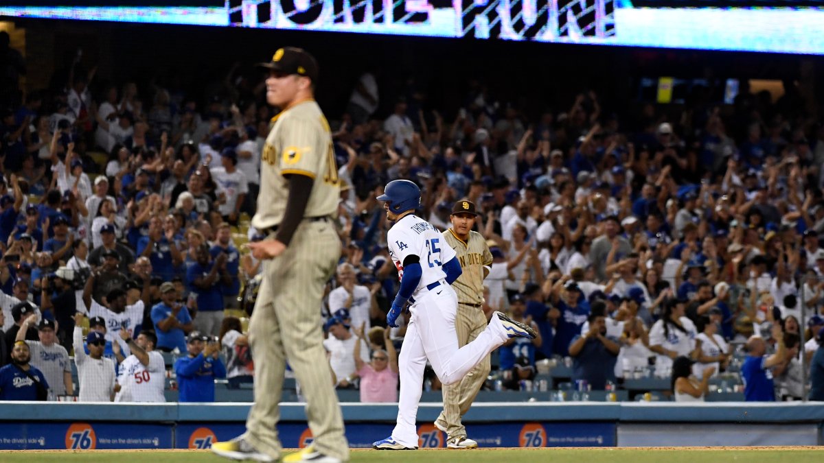 Will Smith's Pinch-Hit, Walk-Off 3-Run Homer Completes Dodgers