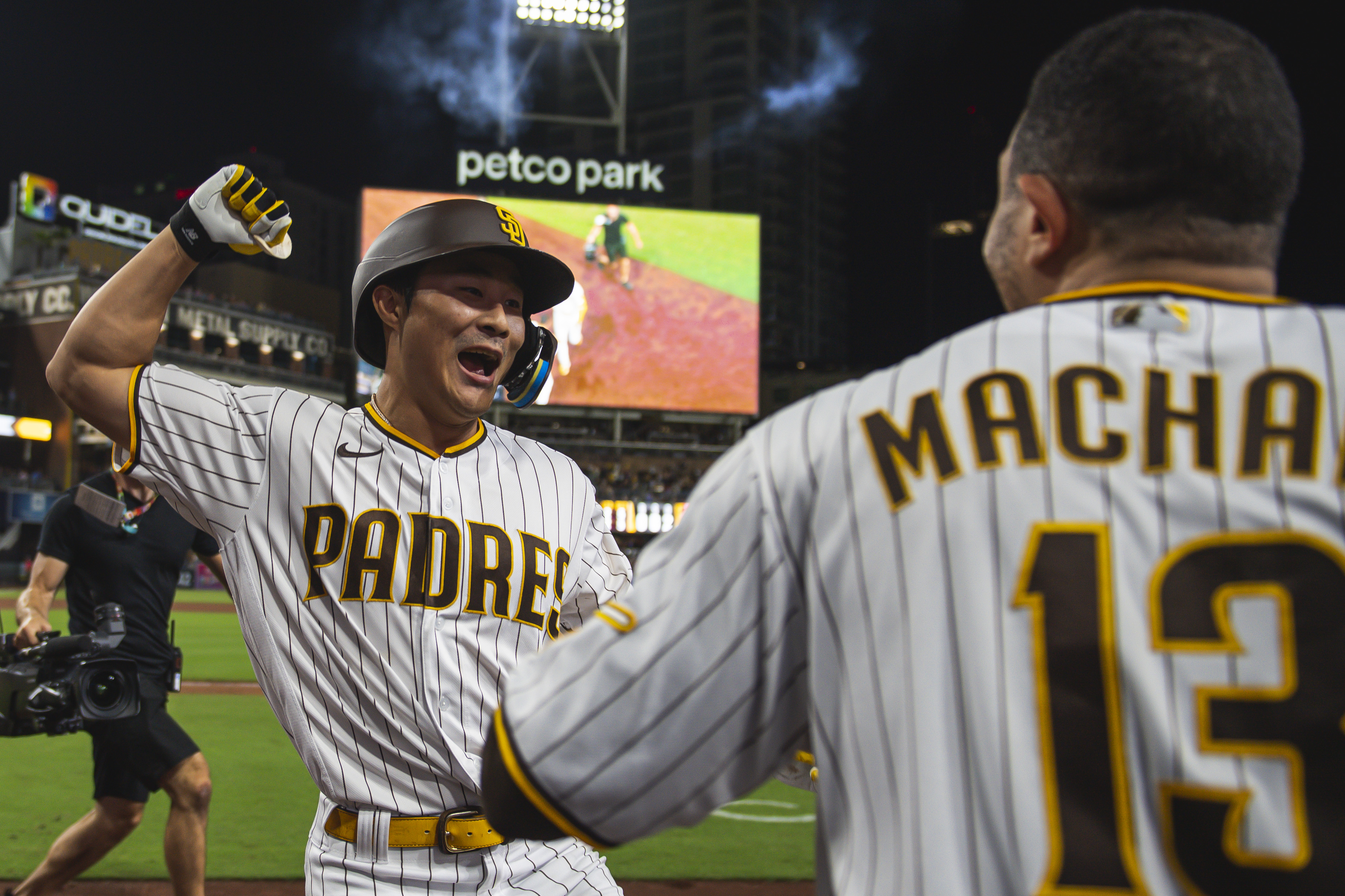 Padres Ha-Seong Kim Adds Incredible Uni Modification