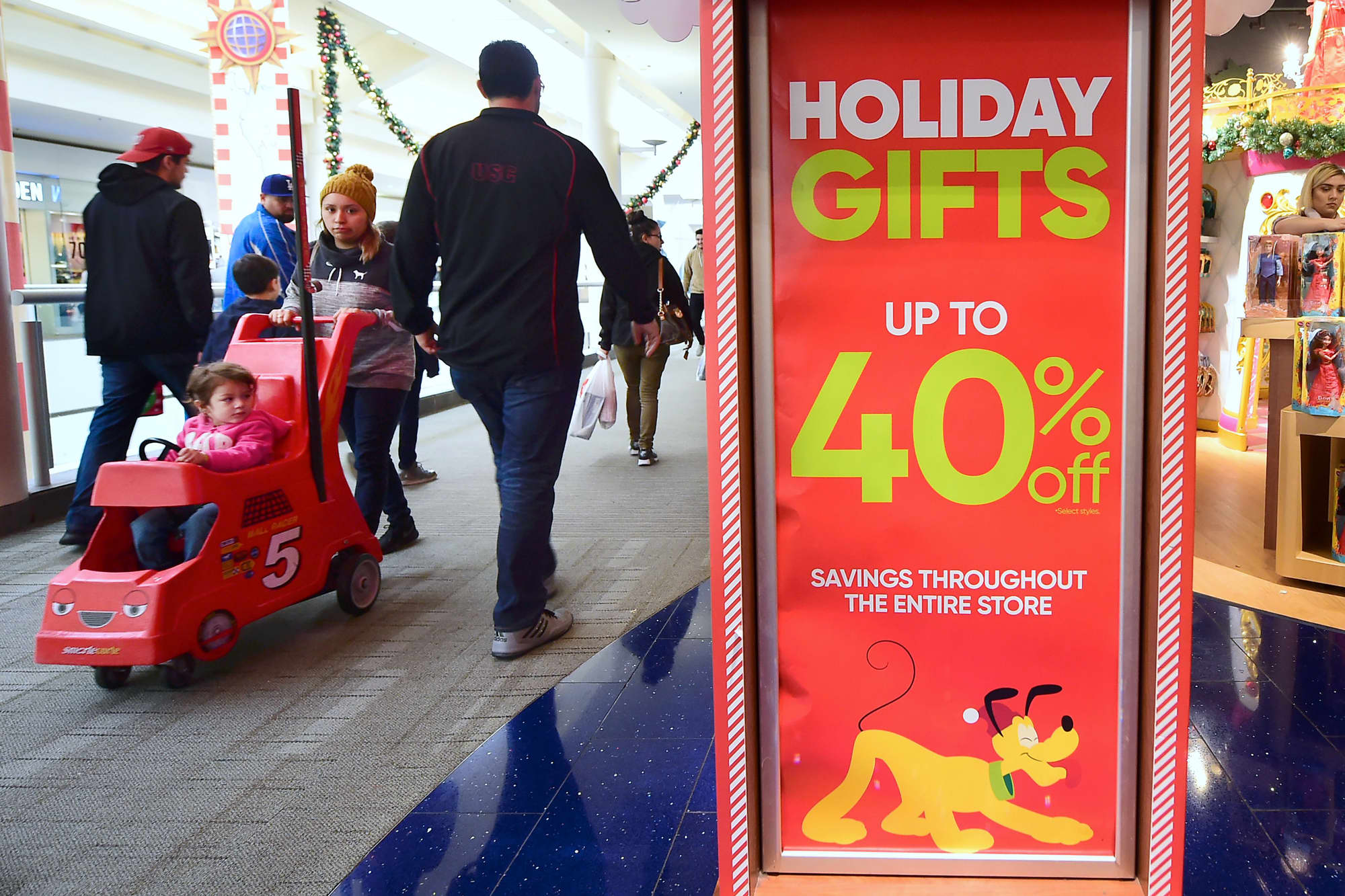 On Canal Street, Discounts for Knockoffs After Thanksgiving - The