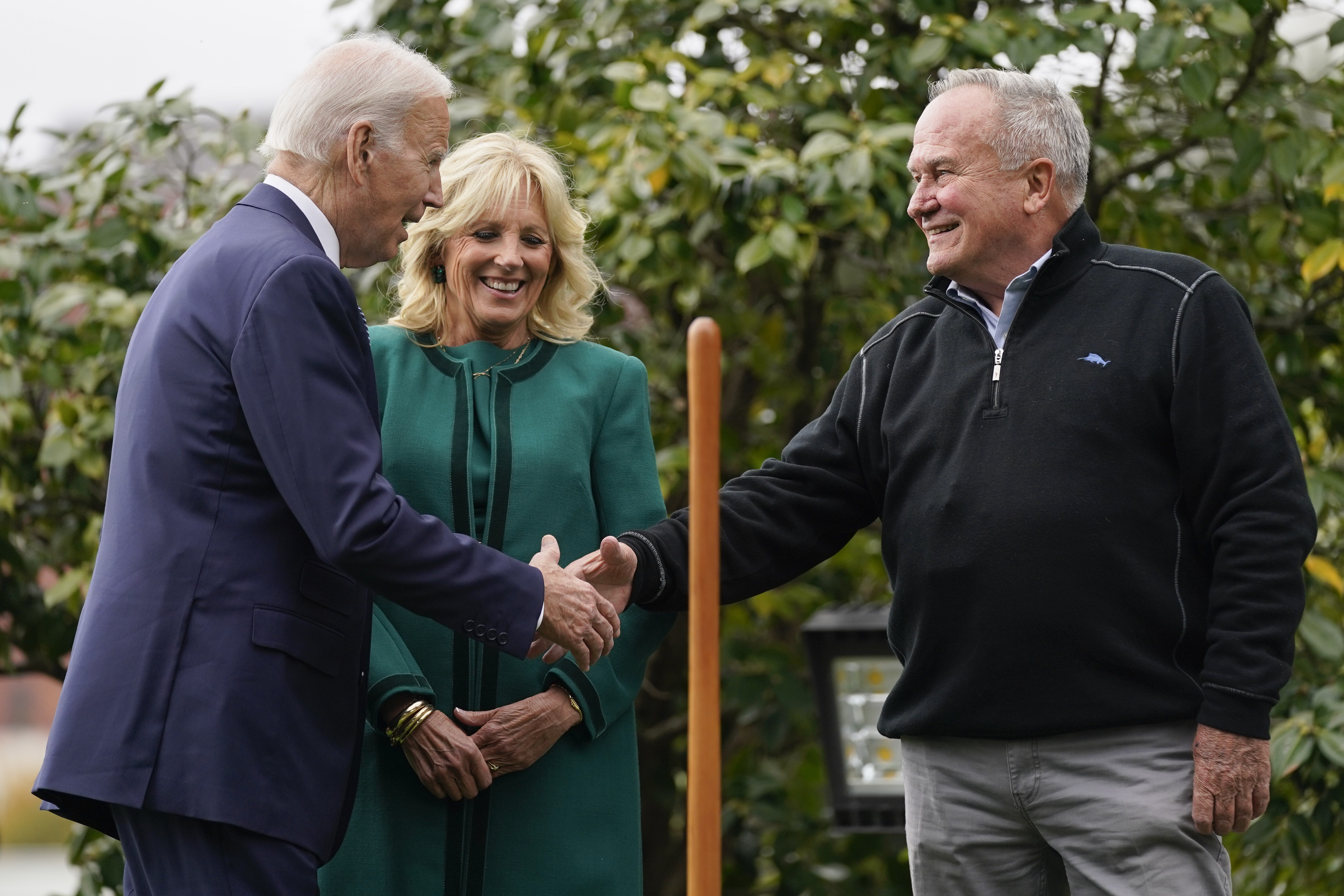 Bidens Honor White House Groundskeeper Dale Haney – NBC 7 San Diego - Vimarsana News