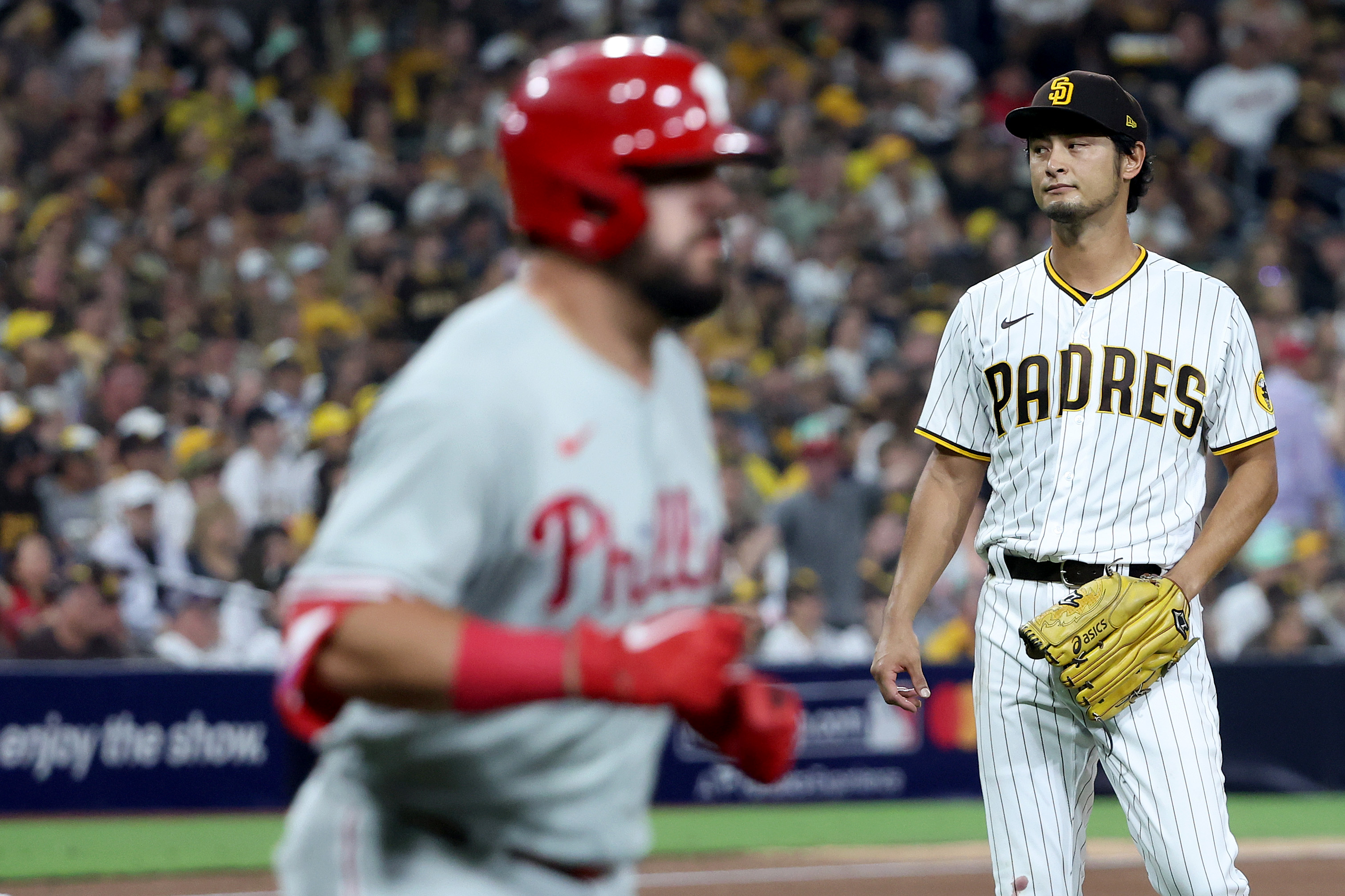Padres outslug Phillies in game 2 of NLCS, series shifts to