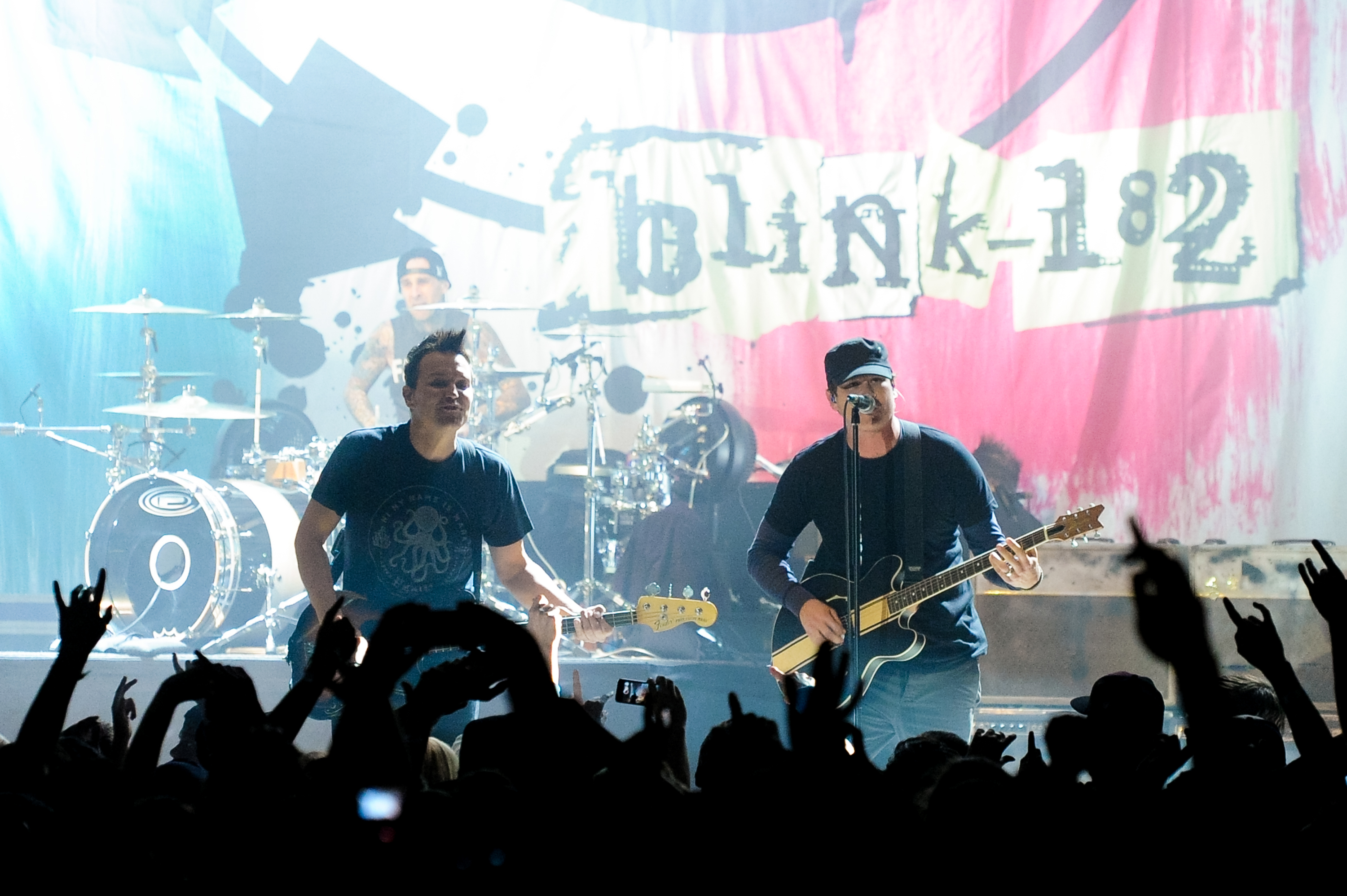 Blink-182 Perform Concert at a Denny's: Watch the Clip – Billboard