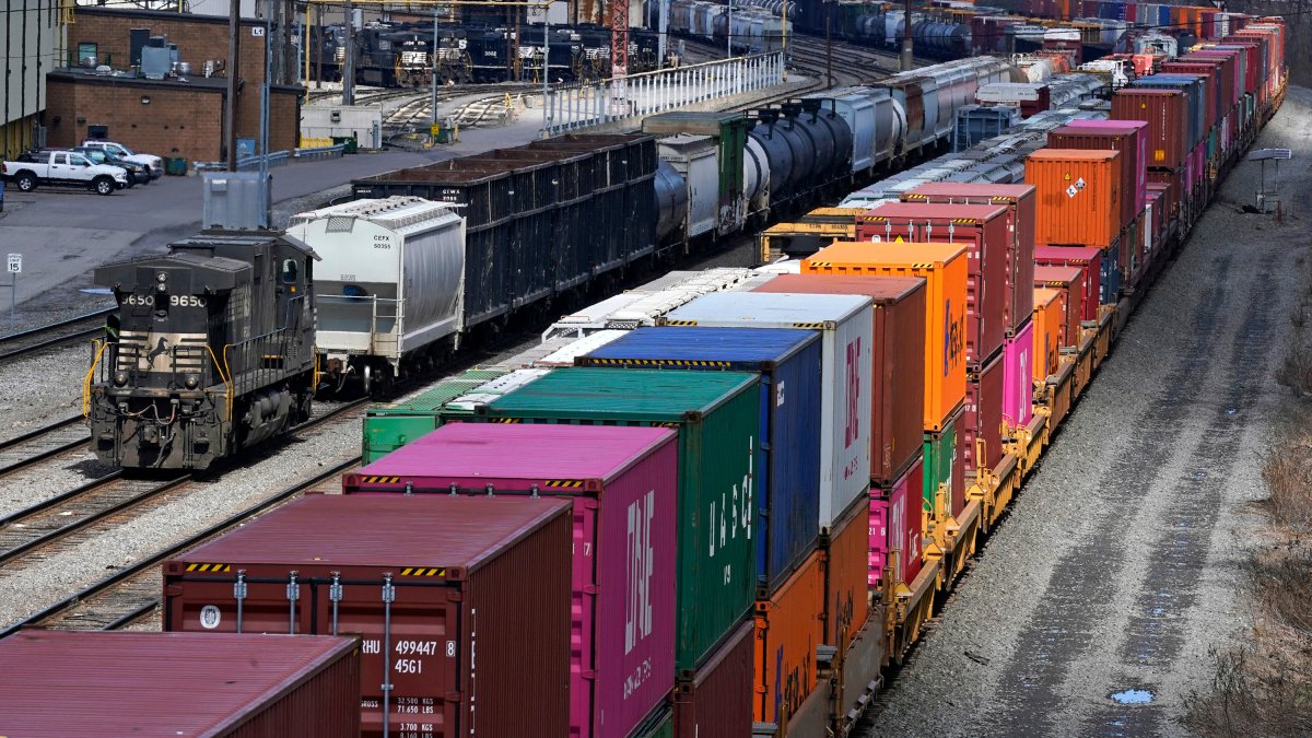 Here's How a Railroad Strike Could Cripple the US Economy in Just 2 Weeks – NBC 7 San Diego - Vimarsana News