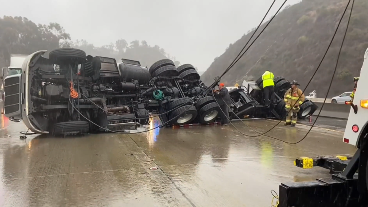 Semi loses control on I-15 in 4-vehicle pileup