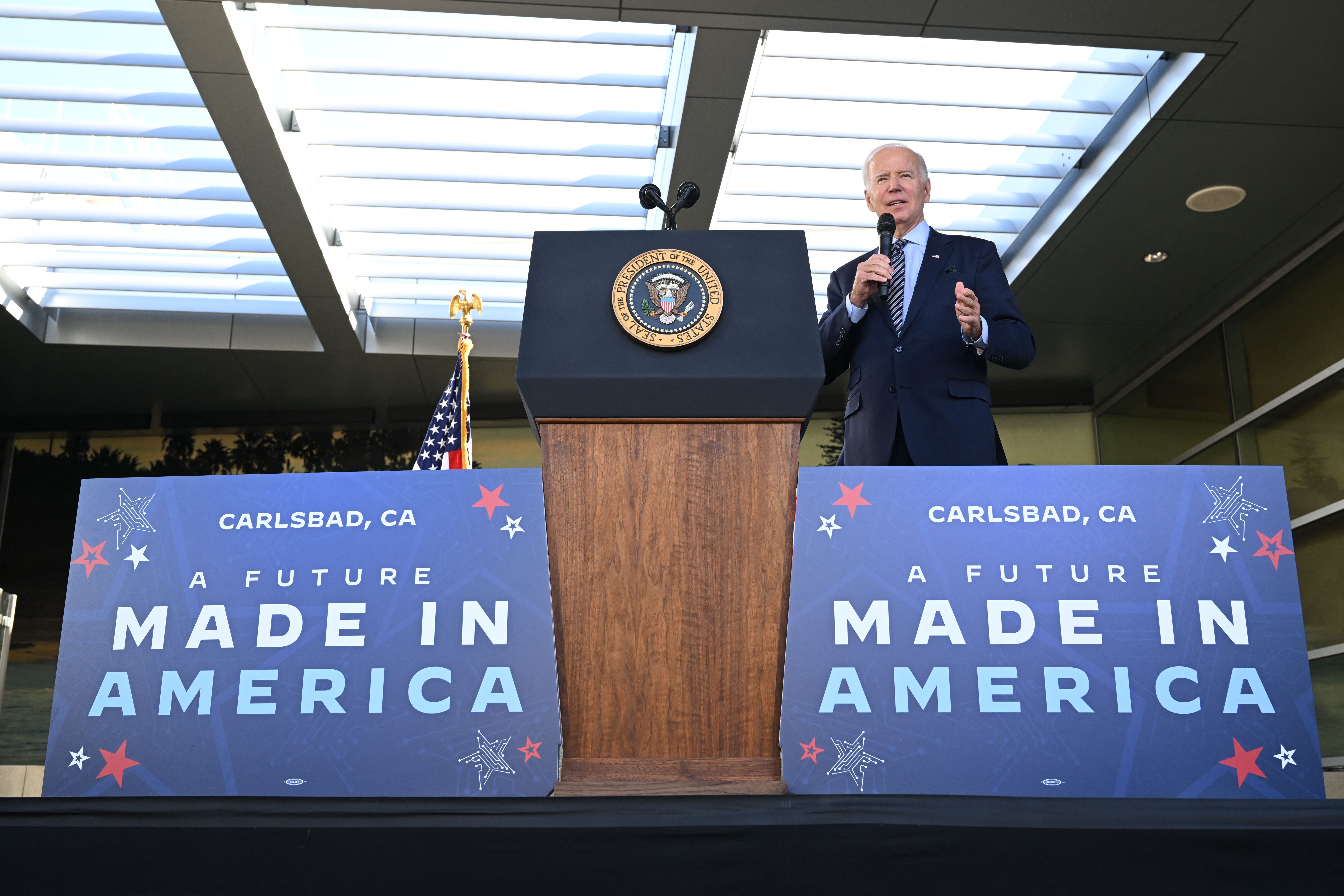 Biden gives speech at Carlsbad's Viasat, points to CHIPS Act - The San  Diego Union-Tribune