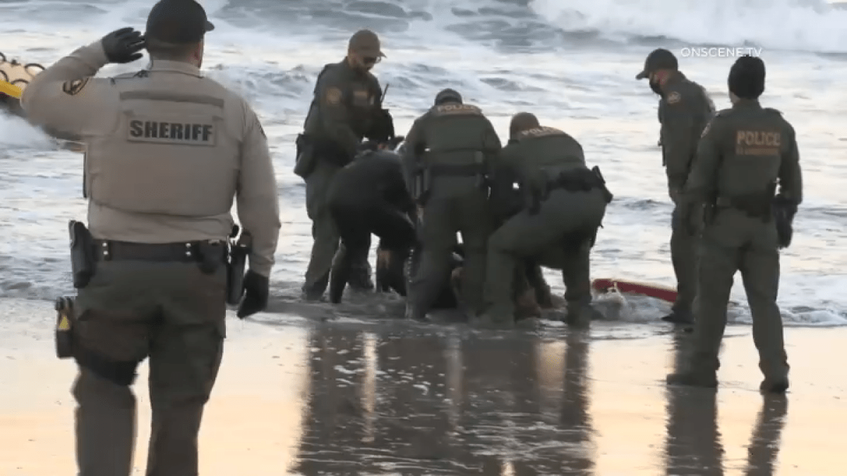 2 Dead After Suspected Smuggling Boat Capsizes Off Imperial Beach