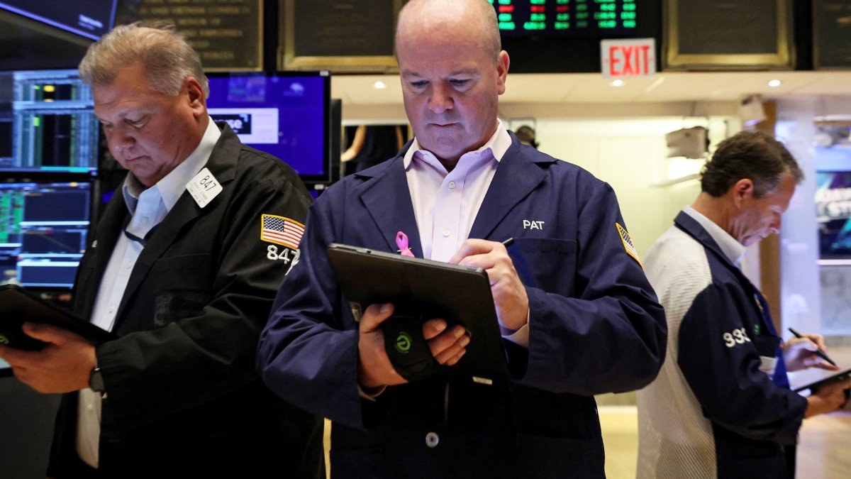 Stock Futures Rise Slightly as Wall Street Heads Into the Final Trading Days of 2022 - Vimarsana News