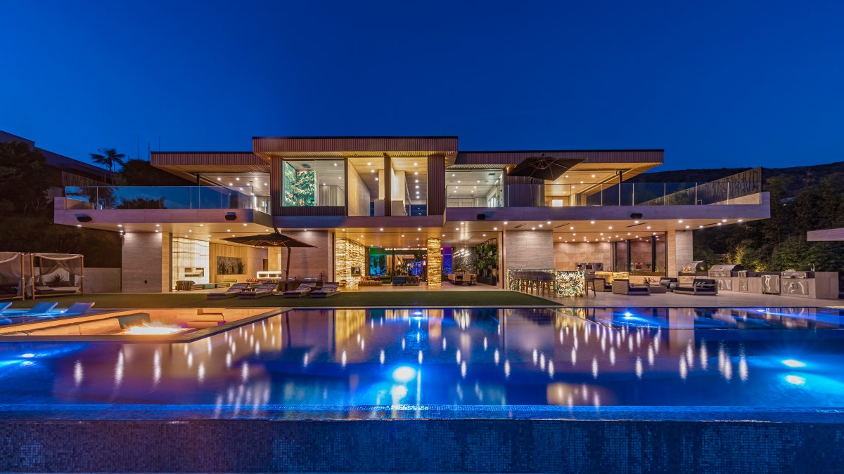 Inside the Largest Mansion for Sale in Malibu, Going for $58.8 Million - Vimarsana News