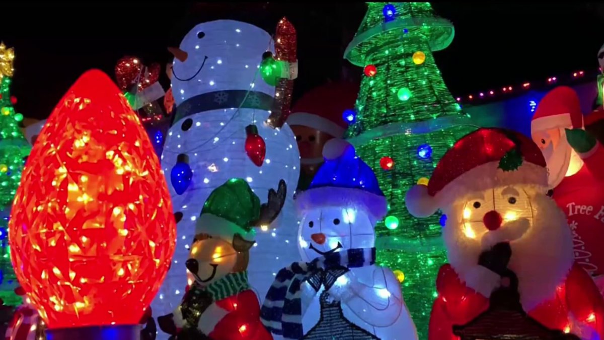 Thieves Steal Christmas Decorations From Christmas Circle in Chula