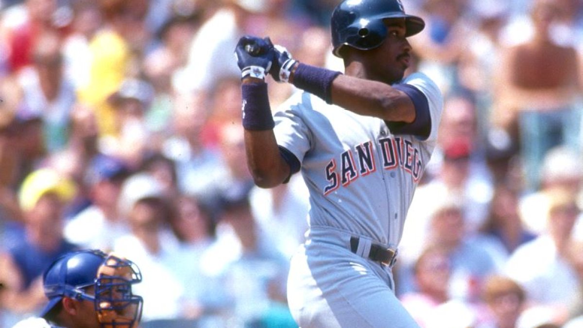 Former San Diego Padre Fred 'Crime Dog' McGriff Unanimously Elected to  Baseball Hall of Fame – NBC 7 San Diego
