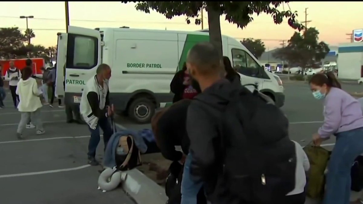 County Leader Seeks Aid After Hundreds of Migrants Dropped off in San County Leader Seeks Aid After Hundreds of Migrants Dropped off in San