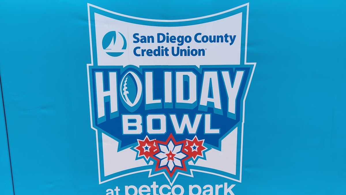 Holiday… Celebrate! San Diego Holiday Bowl Returns With Oregon Rallying