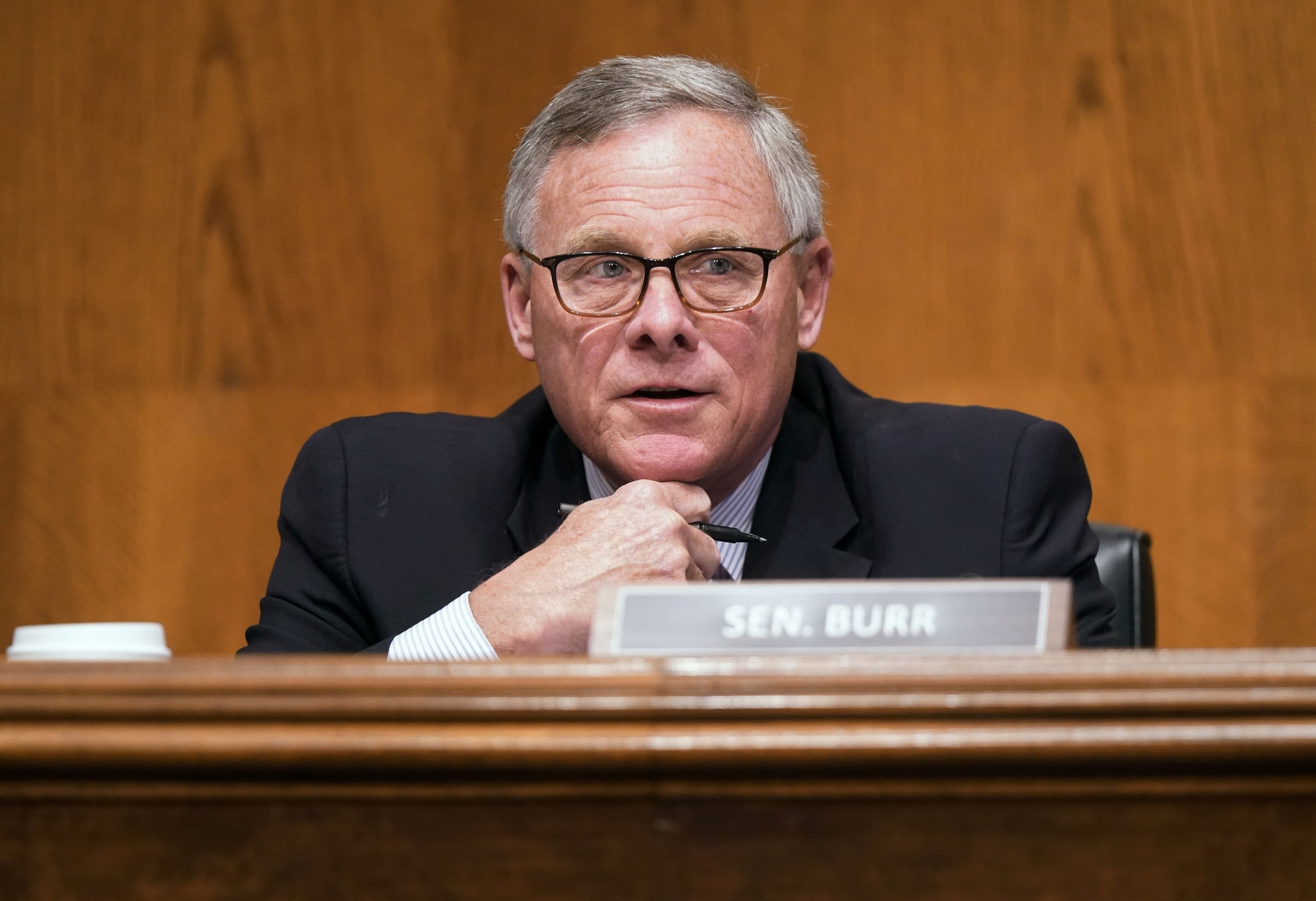 SEC Ends Insider Trading Probe of Ex-Sen. Richard Burr and Brother-In-Law Without Taking Action, Lawyers Say - Vimarsana News