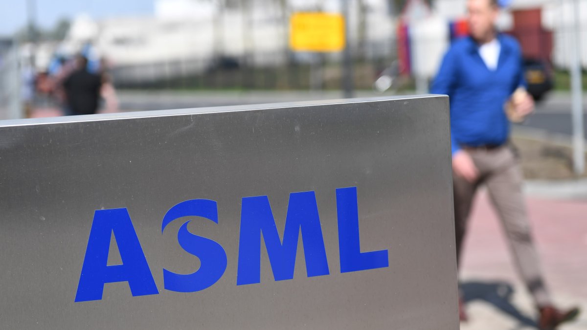 半导体巨头 ASML 预计 2023 年销售额将增长; 他说尽管美国限制芯片,但中国的收入持平 – NBC 7 圣地亚哥 半导体巨头 ASML 预计 2023 年销售额将增长; 他说尽管美国限制芯片,但中国的收入持平 – NBC 7 圣地亚哥
