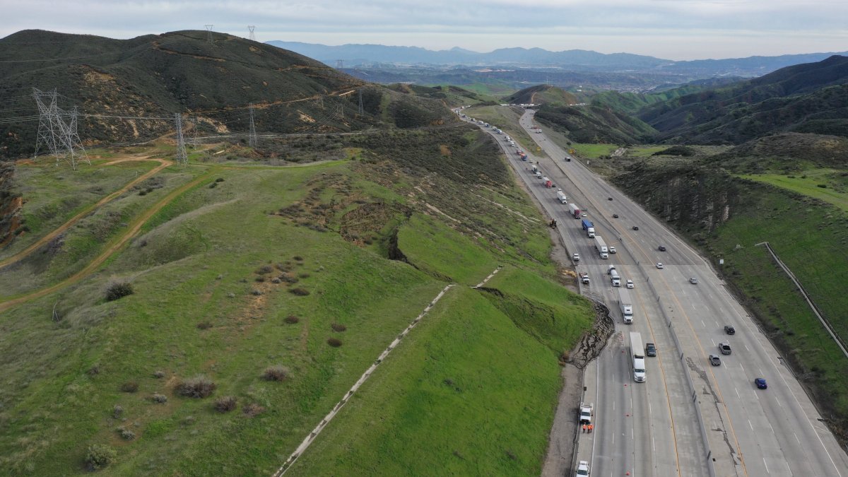 250-Foot Mudslide Closes Part of 5 Freeway North of LA – NBC 7 San Diego - Vimarsana News
