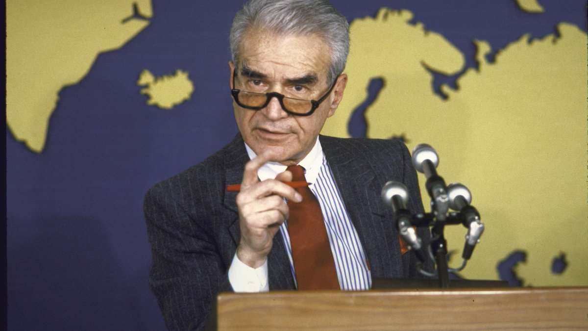 Bernard Kalb, Veteran Foreign Correspondent, Dies at 100 – NBC 7 San Diego - Vimarsana News