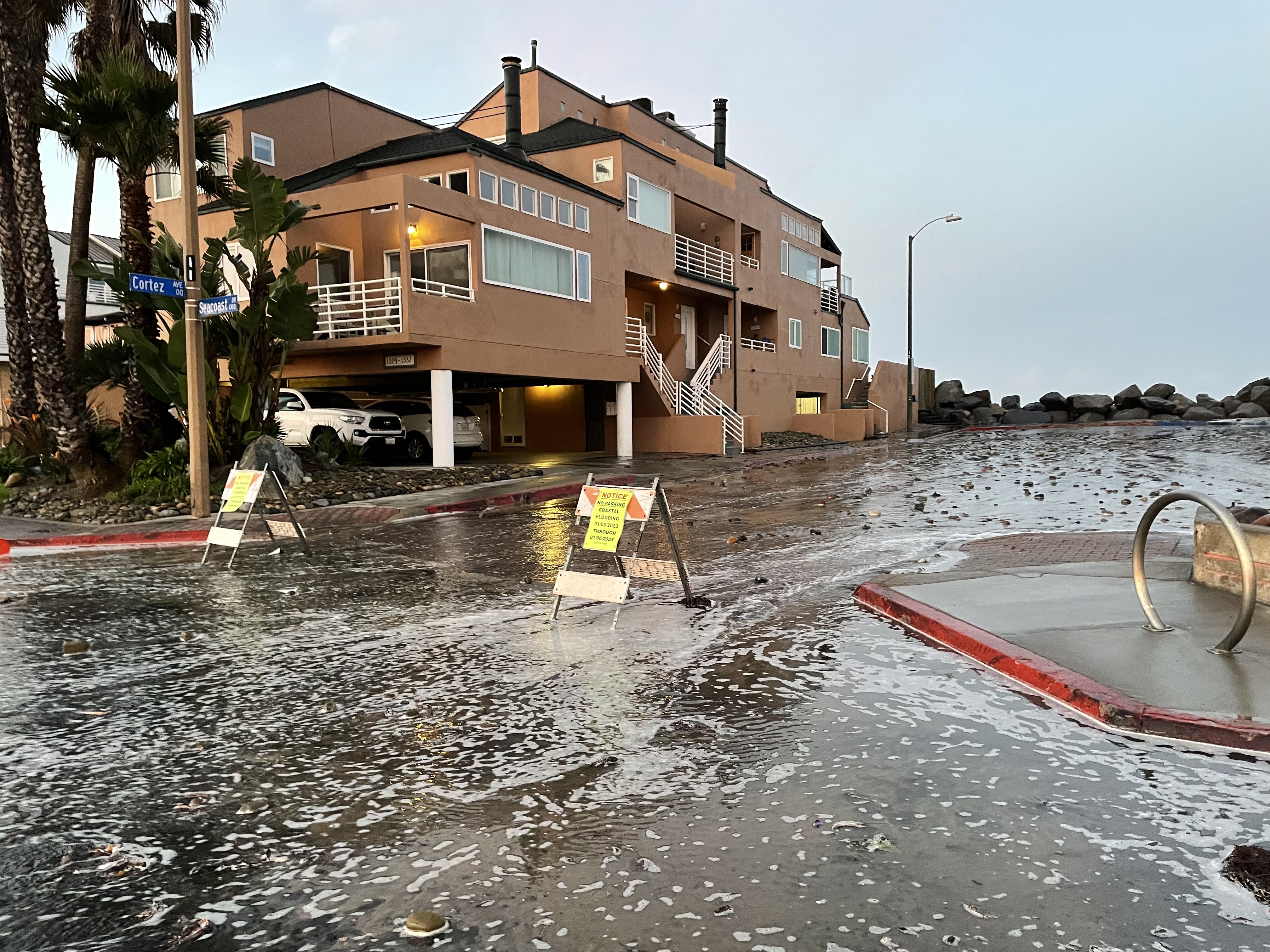 Mandalay Bay convention center floods after water main break