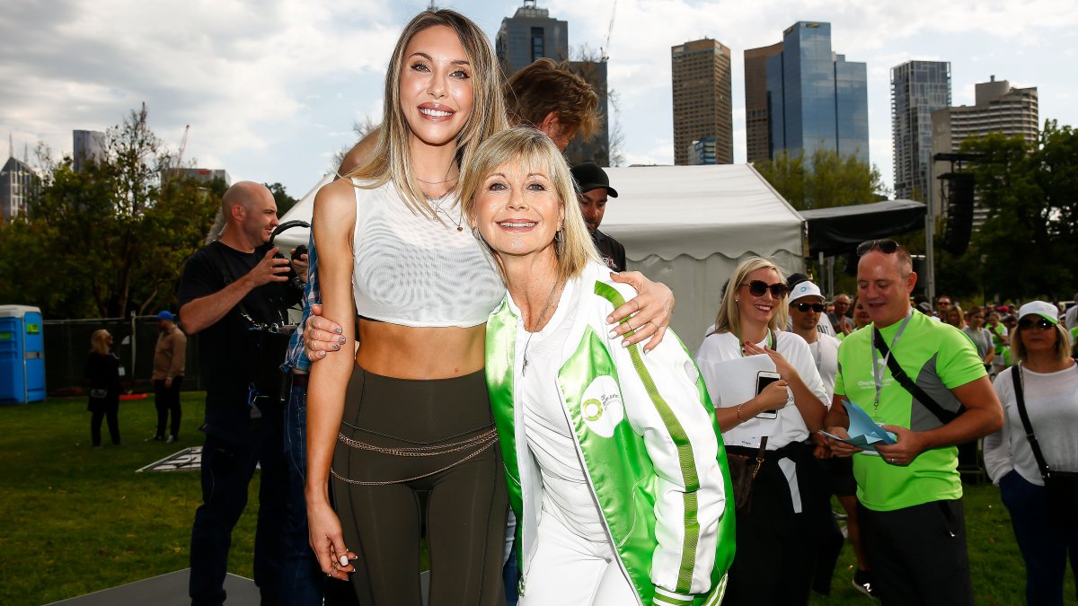 Olivia Newton John's Daughter Shares Her Mom's Final Words to Her – NBC 7 San Diego - Vimarsana News