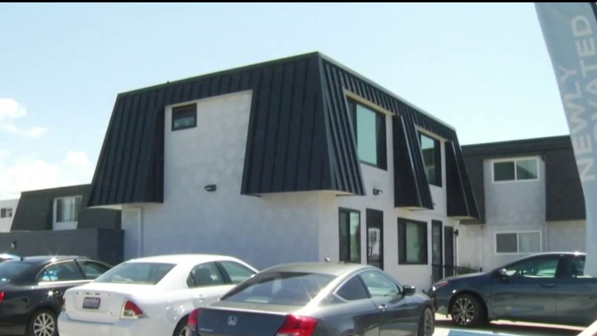 Un nouveau rapport affirme que Blackstone Group achète des logements abordables à San Diego et augmente les prix des loyers – NBC 7 San Diego