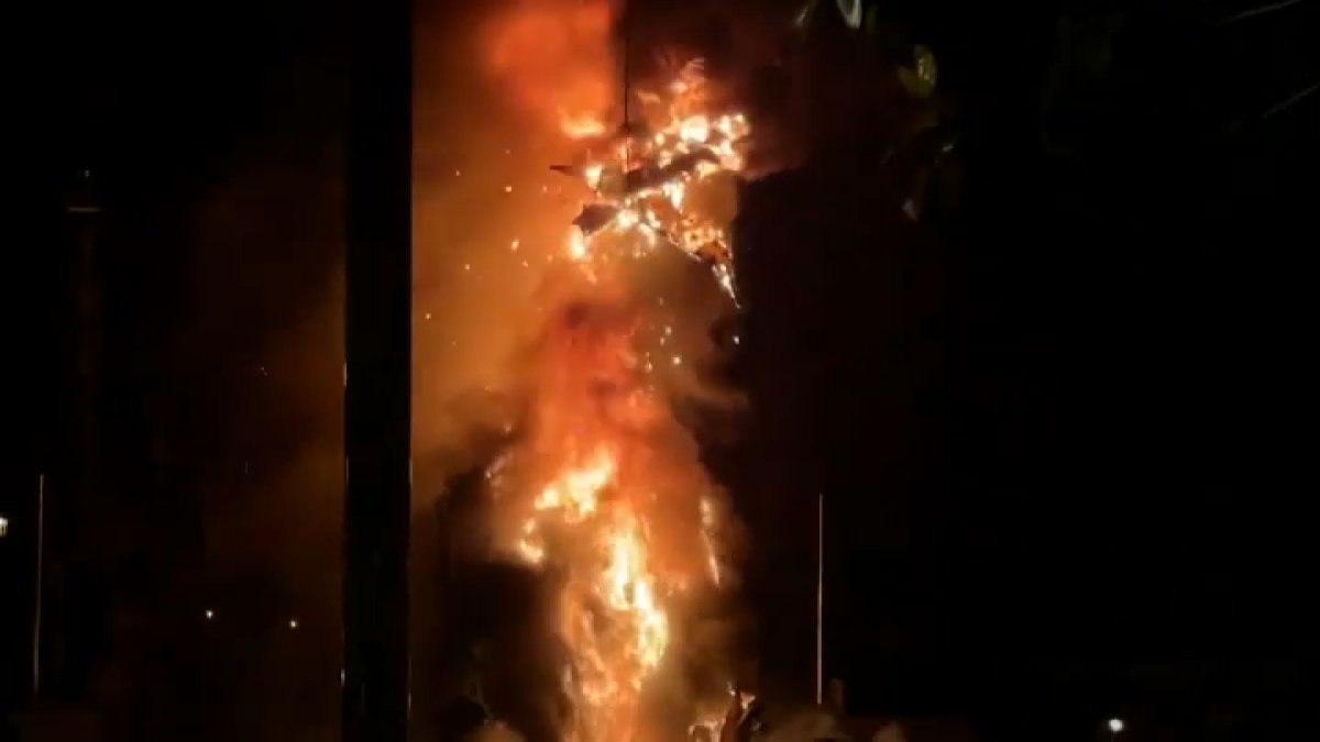 Giant Dragon Catches Fire During 'Fantasmic!' Show at Disneyland – NBC 7 San Diego - Vimarsana News