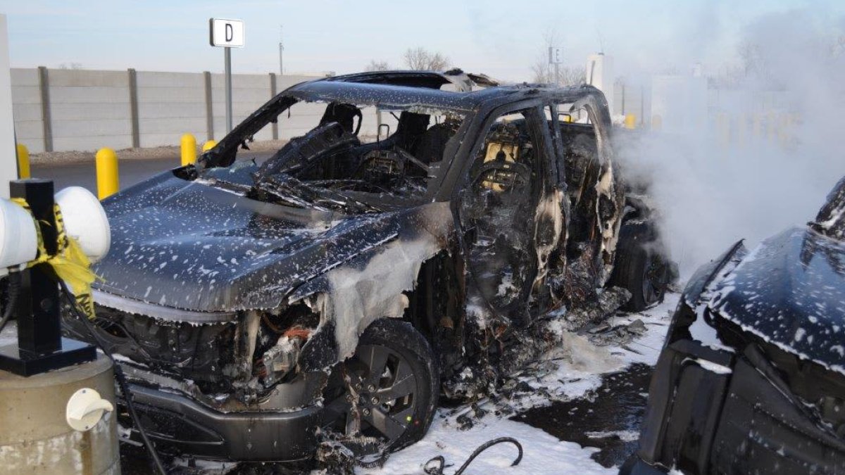 Ford F-150 Lightning Fire Footage Highlights a Growing EV Risk - Vimarsana News