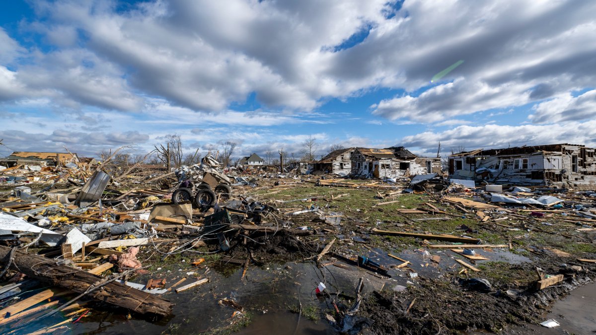 At Least 27 Dead in Tornadoes That Tore Through South, Midwest – NBC 7 San Diego - Vimarsana News