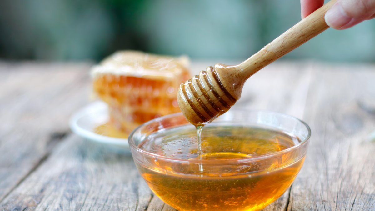 Some People Swear by Honey to Treat Seasonal Allergies. Does It Work? – NBC 7 San Diego - Vimarsana News