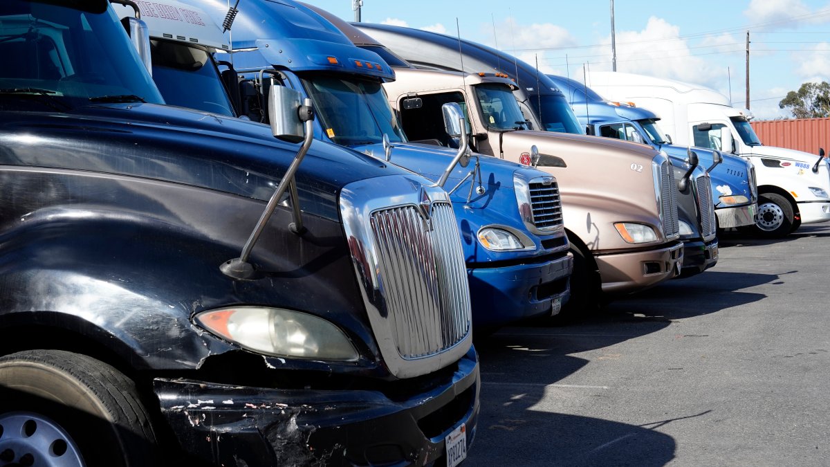 California OKs Phasing Out Big Diesel Trucks NBC 7 San Diego