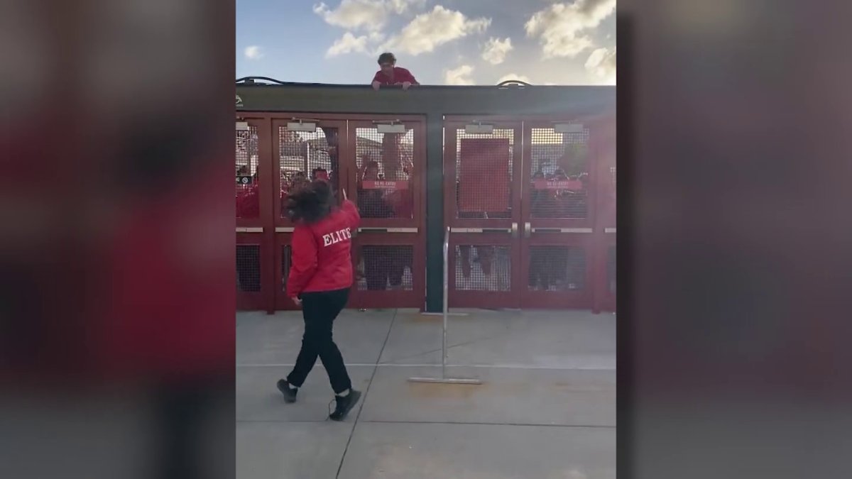 Fans Rush Gates, Scale Fences to Get Into Watch Party Inside Viejas Arena at San Diego State - Vimarsana News
