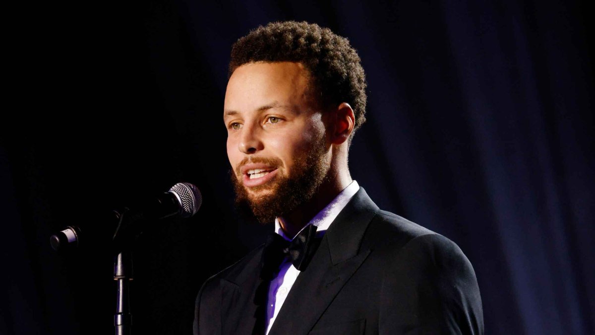 Steph Curry to Star in 'Mr. Throwback' Comedy Series for NBC, Per Report – NBC 7 San Diego - Vimarsana News