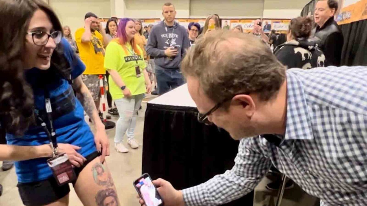 Watch Rainn Wilson React to Superfan's 23 'The Office' Tattoos – NBC 7 San Diego - Vimarsana News