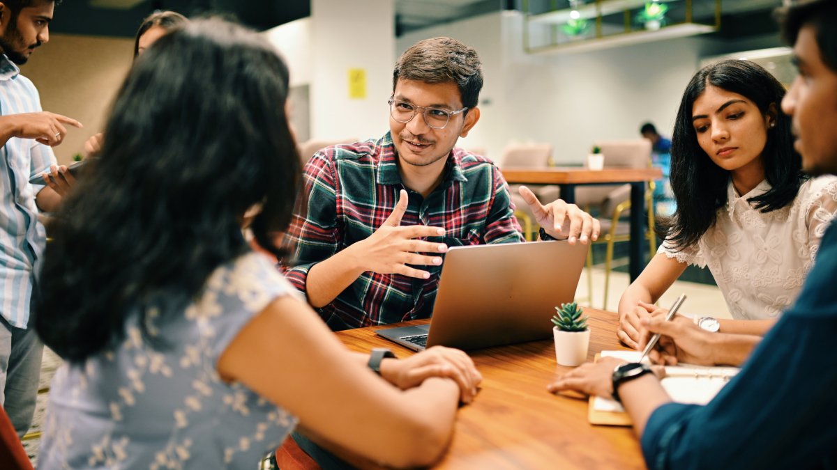 Harvard-Trained Psychologist: Emotionally Intelligent People Use This 'Hidden Key' to Deal With Annoying Co-Workers – NBC 7 San Diego - Vimarsana News