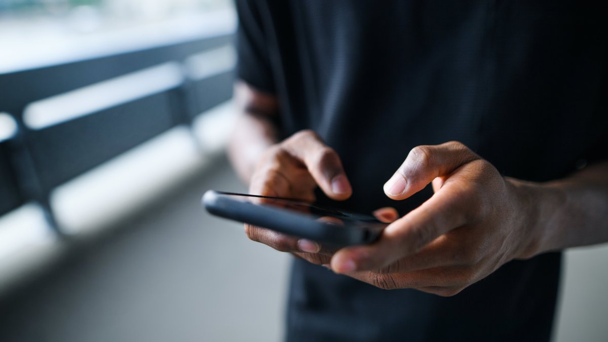 That Simple 'Hi' Text From a Stranger Could Be the Start of a Scam That Ends Up Costing You Millions – NBC 7 San Diego - Vimarsana News