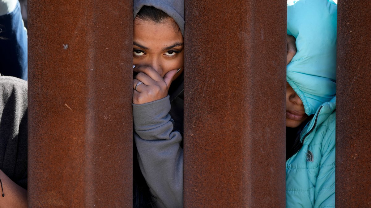 Biden Admin Sets New Immigration Rules at US-Mexico Border Following Title 42 End – NBC 7 San Diego - Vimarsana News