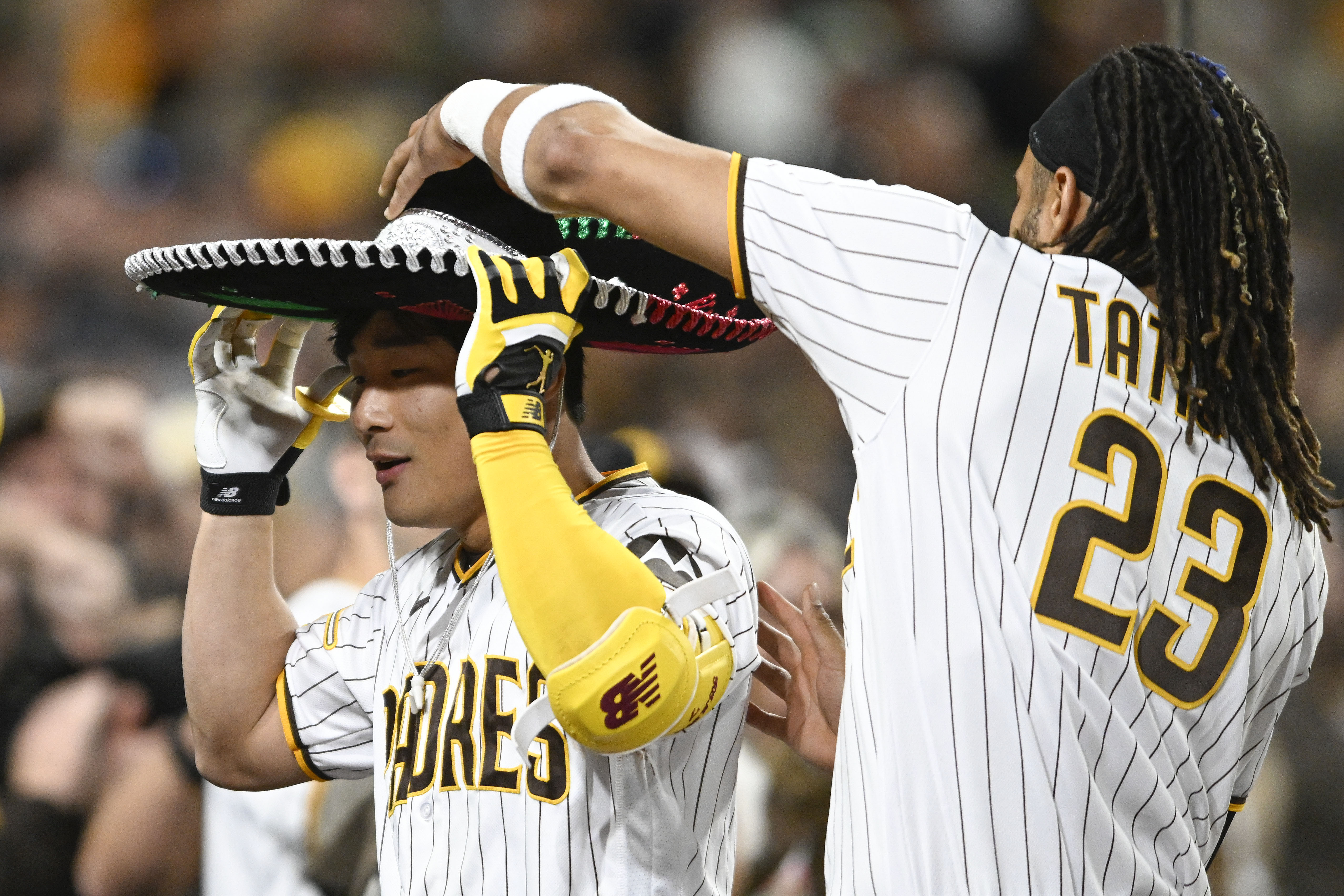 Padres' Kim Ha-seong strikes out in MLB debut