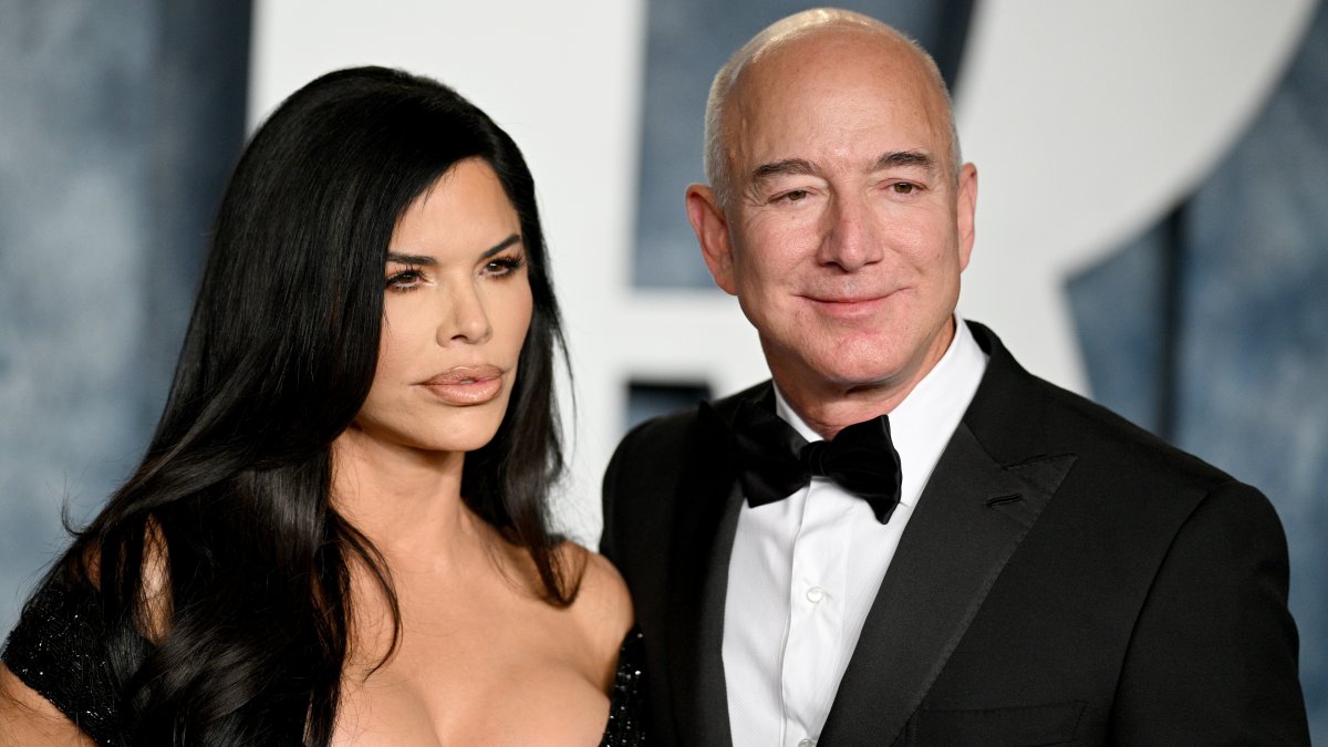 Peek Inside Jeff Bezos' Mysterious Private World – NBC 7 San Diego - Vimarsana News