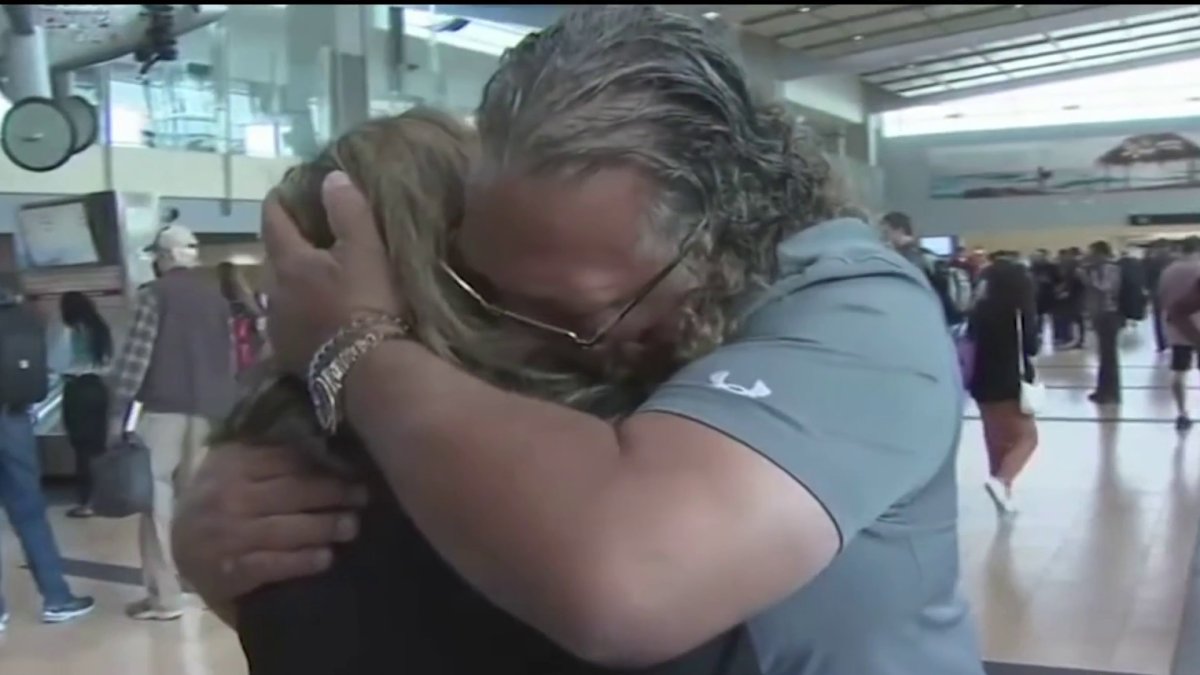 'It Felt Like Christmas': La Mesa Man Meets Long-Lost Sister at San Diego Airport – NBC 7 San Diego - Vimarsana News