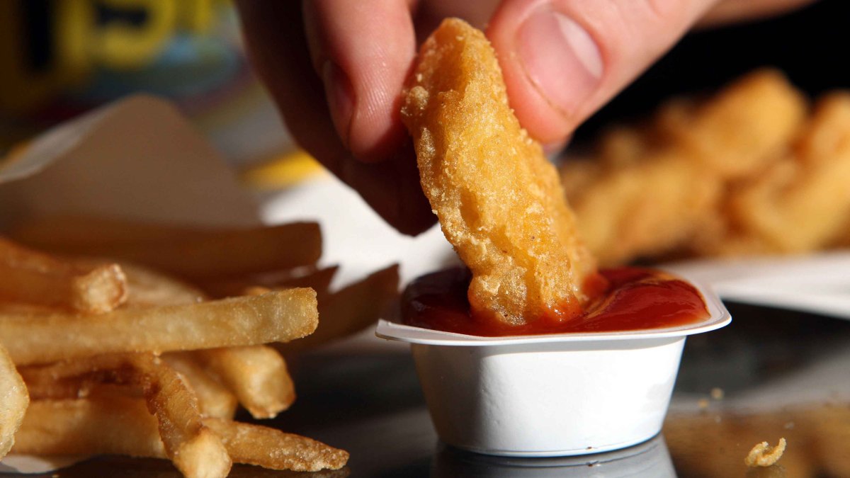 Parents Suing McDonald's Over Chicken Nugget That Burned Daughter – NBC 7 San Diego - Vimarsana News
