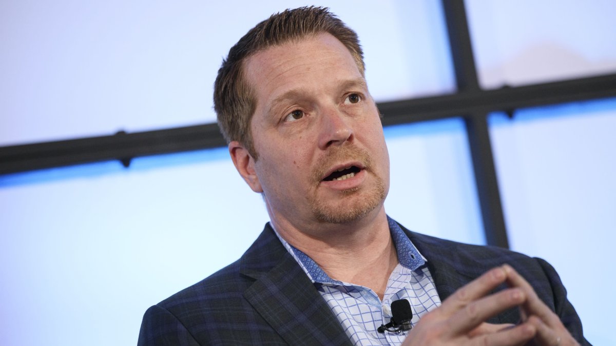 CrowdStrike CEO Calls Generative AI an 'Arms Race,' But Says Company Is Positioned Well to Face Adversaries – NBC 7 San Diego - Vimarsana News