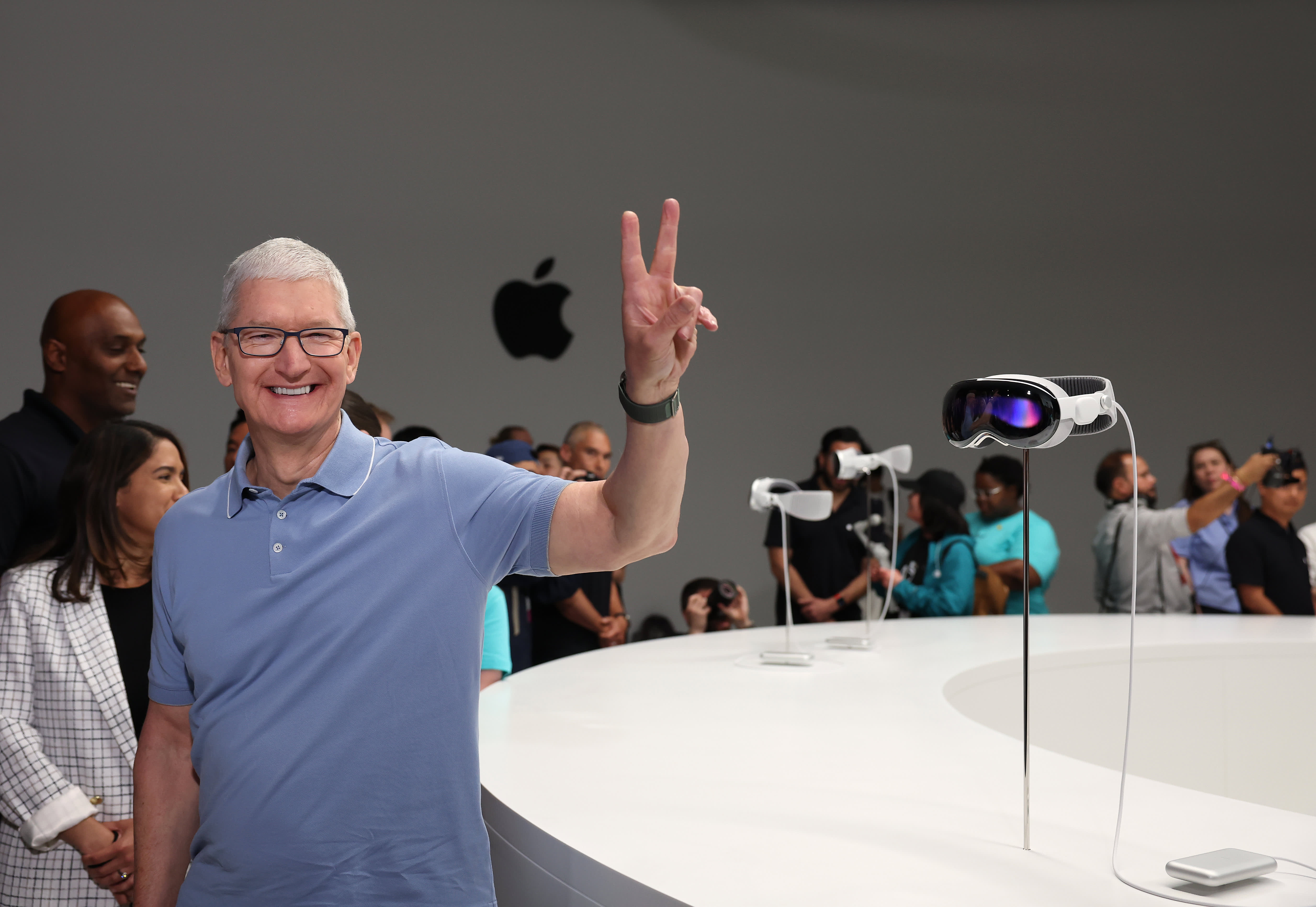 Apple Vision Pro: Impressive Specs, New Way of Interacting Could Help It Break the VR Curse - Vimarsana News