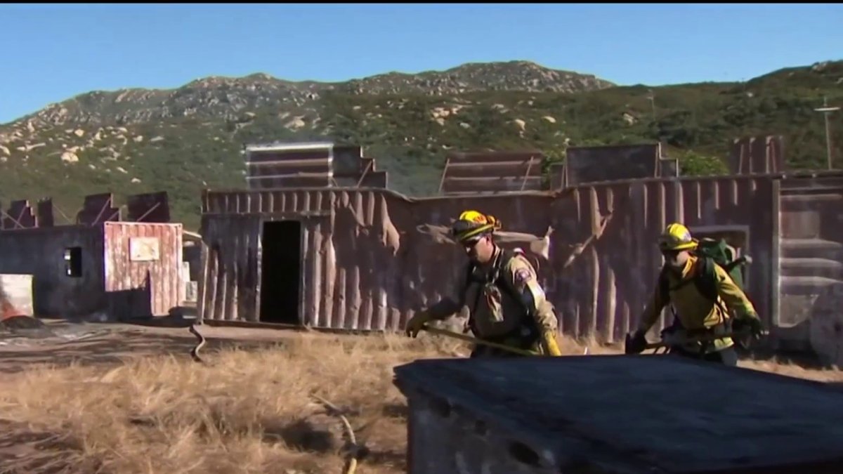 Firefighters hold Wildcat Fire in Ramona to 20 acres, evacuation